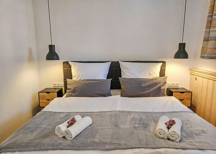 Micasa Rooms - Altbauflair Im Denkmal, Parken, Nahe Messe - Ega - Mdr
